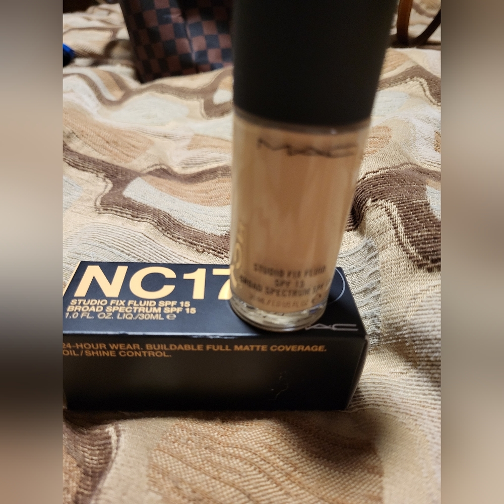 MAC studio foundation